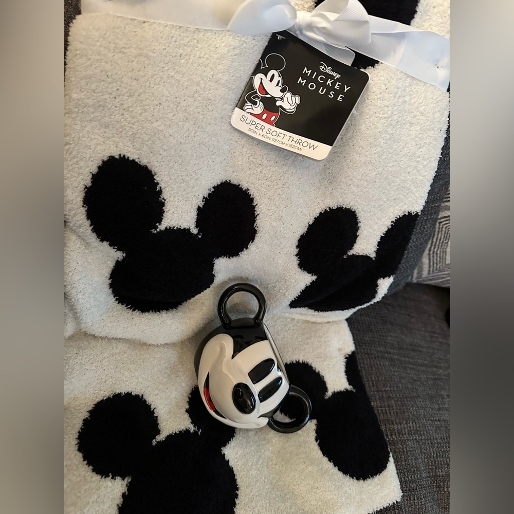 Mickey Mouse Throw and Mug Set